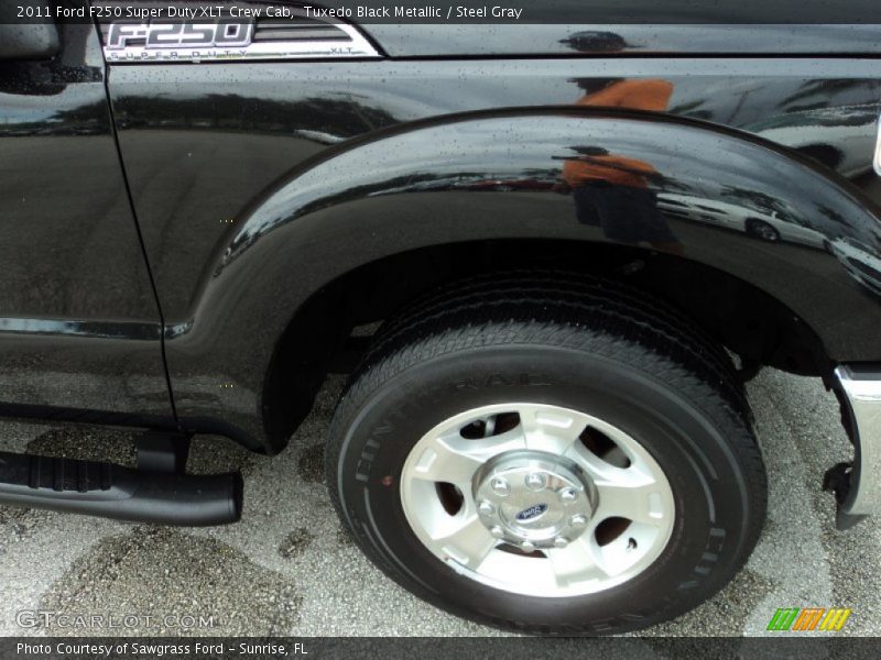 Tuxedo Black Metallic / Steel Gray 2011 Ford F250 Super Duty XLT Crew Cab