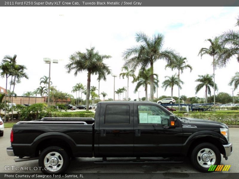 Tuxedo Black Metallic / Steel Gray 2011 Ford F250 Super Duty XLT Crew Cab