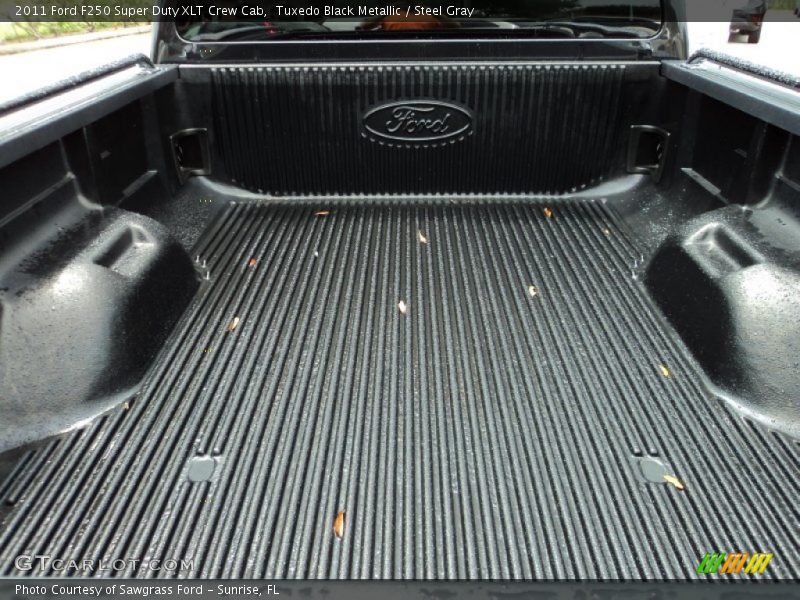 Tuxedo Black Metallic / Steel Gray 2011 Ford F250 Super Duty XLT Crew Cab