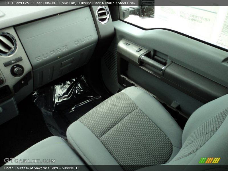 Tuxedo Black Metallic / Steel Gray 2011 Ford F250 Super Duty XLT Crew Cab
