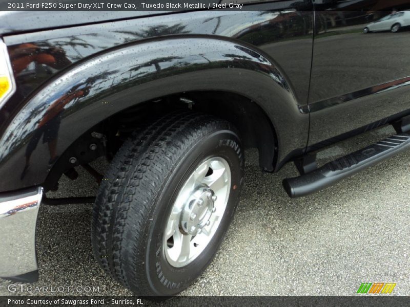 Tuxedo Black Metallic / Steel Gray 2011 Ford F250 Super Duty XLT Crew Cab