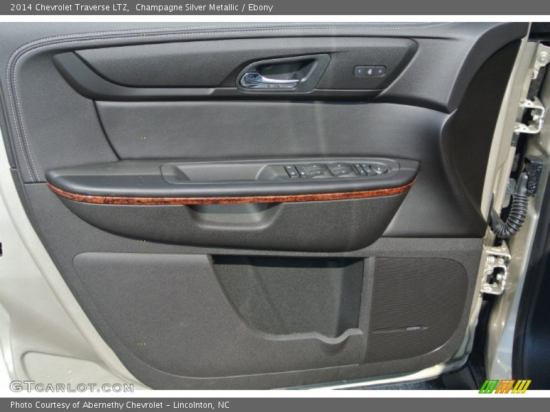 Champagne Silver Metallic / Ebony 2014 Chevrolet Traverse LTZ
