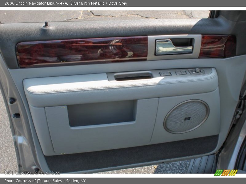 Silver Birch Metallic / Dove Grey 2006 Lincoln Navigator Luxury 4x4