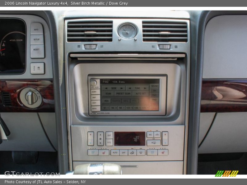 Silver Birch Metallic / Dove Grey 2006 Lincoln Navigator Luxury 4x4