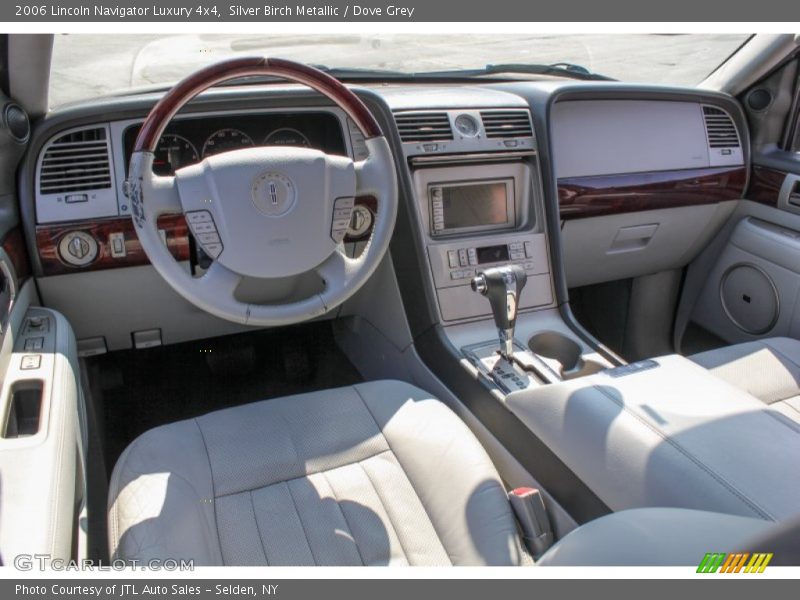 Silver Birch Metallic / Dove Grey 2006 Lincoln Navigator Luxury 4x4