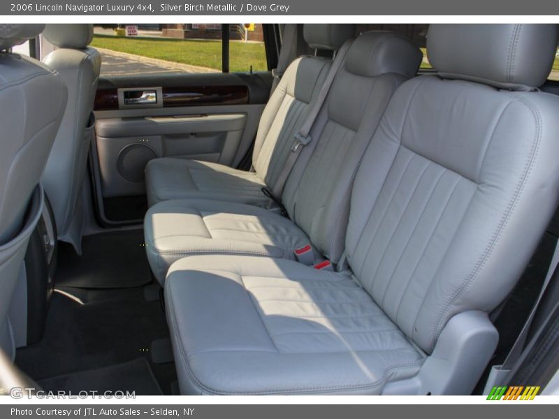 Silver Birch Metallic / Dove Grey 2006 Lincoln Navigator Luxury 4x4