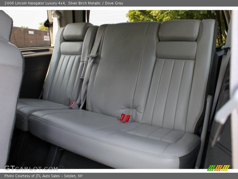 Silver Birch Metallic / Dove Grey 2006 Lincoln Navigator Luxury 4x4