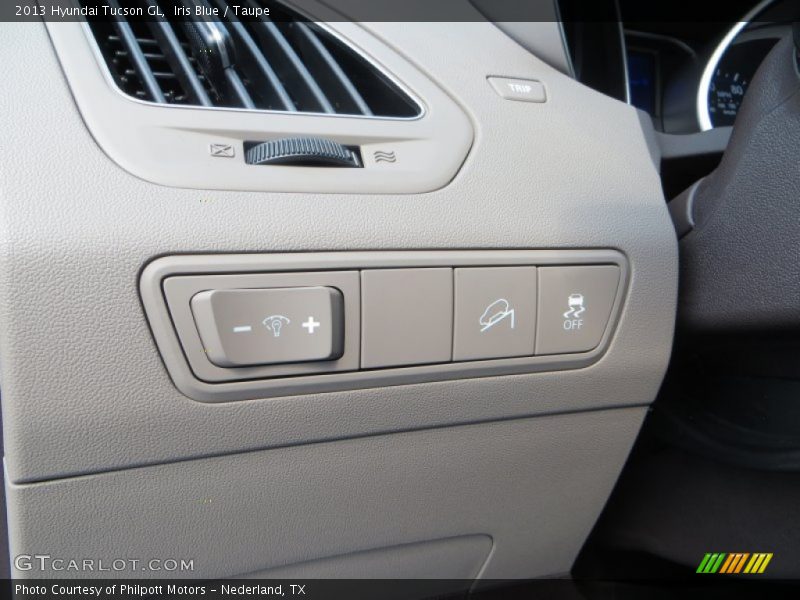 Iris Blue / Taupe 2013 Hyundai Tucson GL