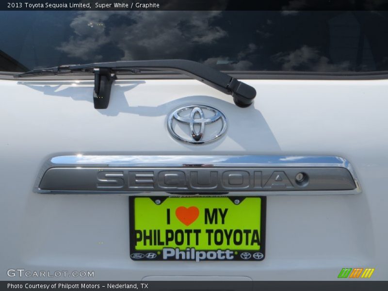 Super White / Graphite 2013 Toyota Sequoia Limited