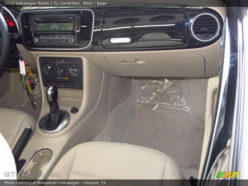 Black / Beige 2013 Volkswagen Beetle 2.5L Convertible