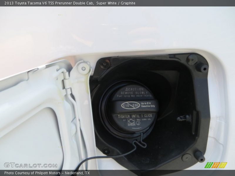 Super White / Graphite 2013 Toyota Tacoma V6 TSS Prerunner Double Cab
