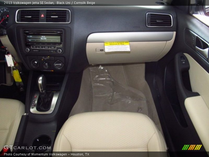 Black Uni / Cornsilk Beige 2013 Volkswagen Jetta SE Sedan