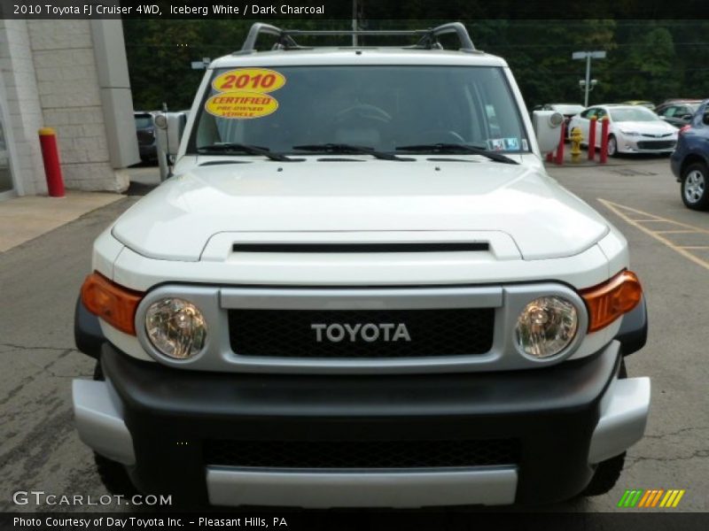 Iceberg White / Dark Charcoal 2010 Toyota FJ Cruiser 4WD
