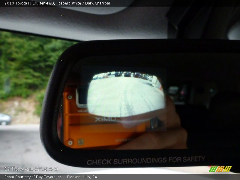 Iceberg White / Dark Charcoal 2010 Toyota FJ Cruiser 4WD