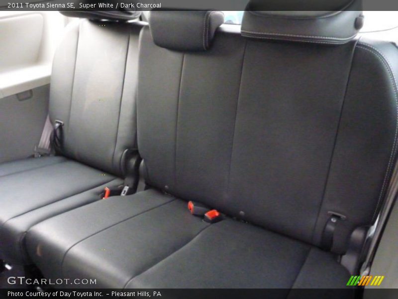 Super White / Dark Charcoal 2011 Toyota Sienna SE