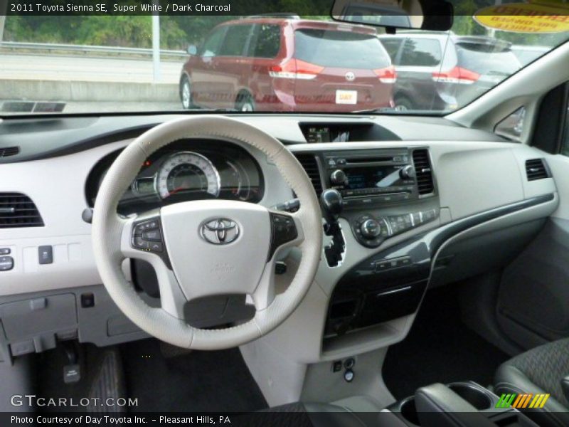 Super White / Dark Charcoal 2011 Toyota Sienna SE