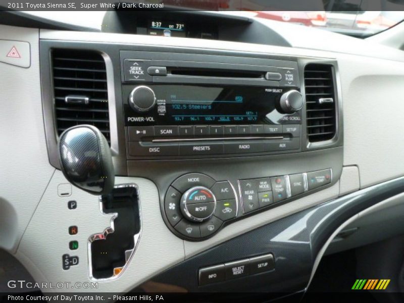 Super White / Dark Charcoal 2011 Toyota Sienna SE