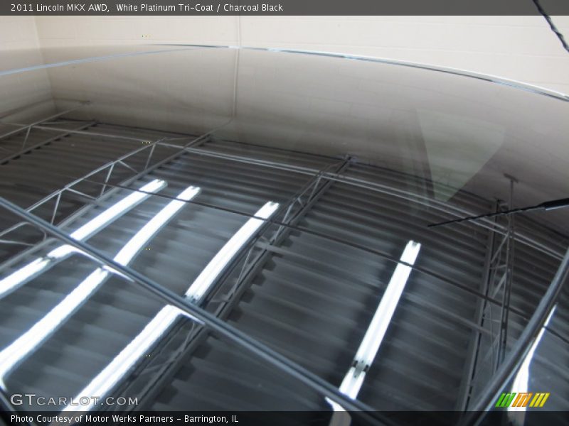 White Platinum Tri-Coat / Charcoal Black 2011 Lincoln MKX AWD