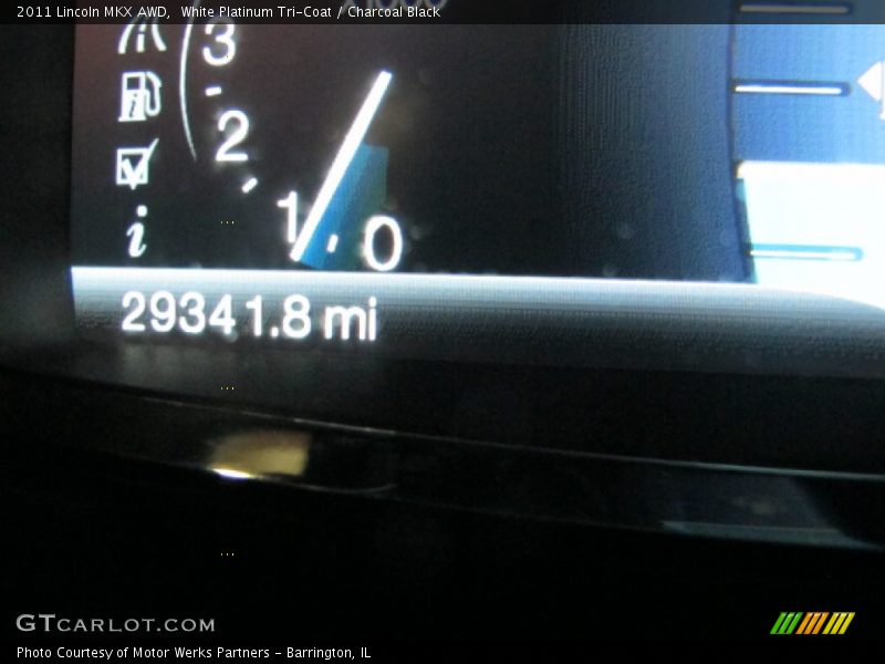 White Platinum Tri-Coat / Charcoal Black 2011 Lincoln MKX AWD