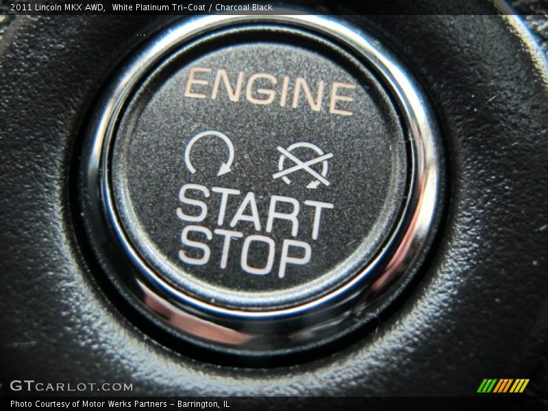 White Platinum Tri-Coat / Charcoal Black 2011 Lincoln MKX AWD