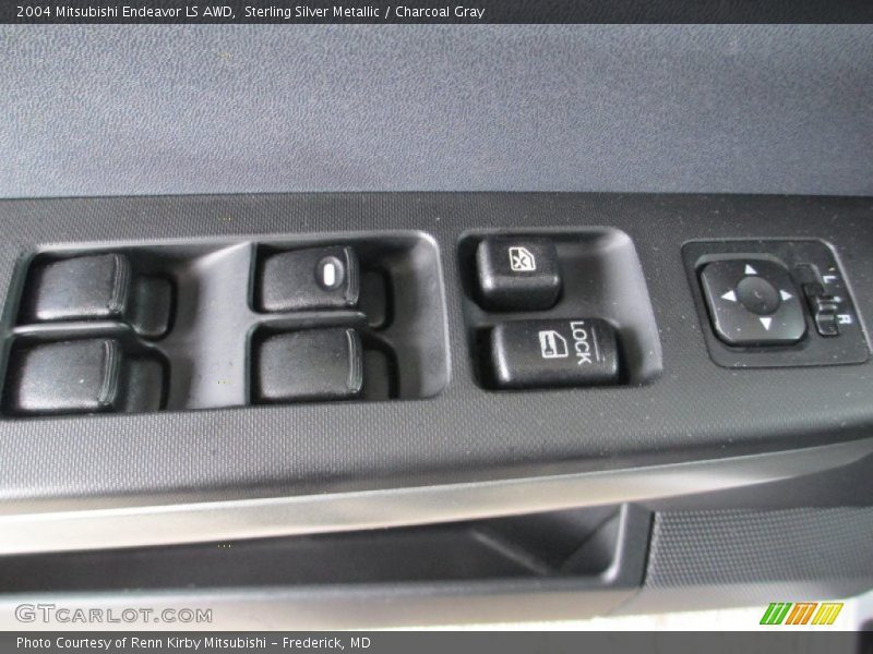 Sterling Silver Metallic / Charcoal Gray 2004 Mitsubishi Endeavor LS AWD