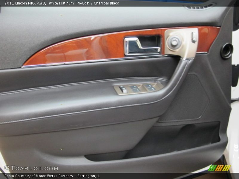 White Platinum Tri-Coat / Charcoal Black 2011 Lincoln MKX AWD