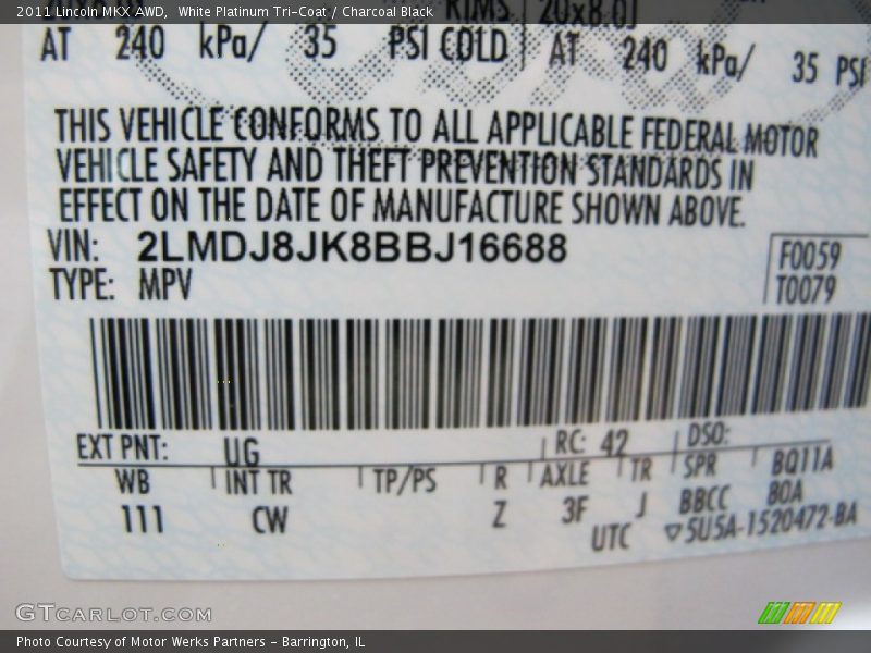 White Platinum Tri-Coat / Charcoal Black 2011 Lincoln MKX AWD
