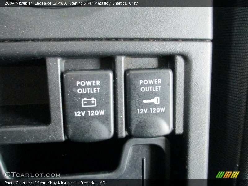 Sterling Silver Metallic / Charcoal Gray 2004 Mitsubishi Endeavor LS AWD
