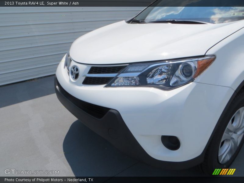 Super White / Ash 2013 Toyota RAV4 LE
