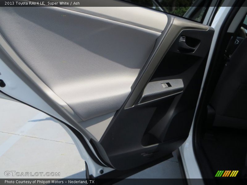 Super White / Ash 2013 Toyota RAV4 LE