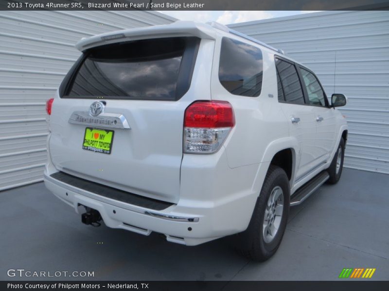 Blizzard White Pearl / Sand Beige Leather 2013 Toyota 4Runner SR5