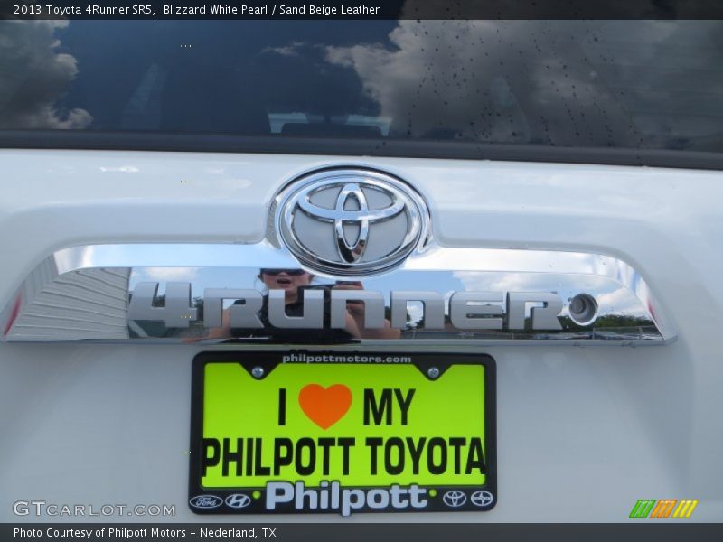 Blizzard White Pearl / Sand Beige Leather 2013 Toyota 4Runner SR5