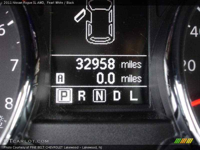 Pearl White / Black 2011 Nissan Rogue SL AWD
