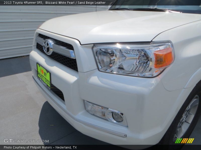 Blizzard White Pearl / Sand Beige Leather 2013 Toyota 4Runner SR5
