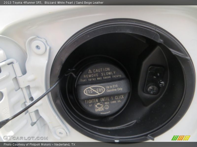 Blizzard White Pearl / Sand Beige Leather 2013 Toyota 4Runner SR5