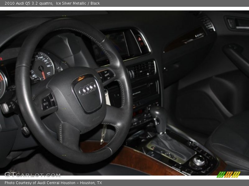 Ice Silver Metallic / Black 2010 Audi Q5 3.2 quattro