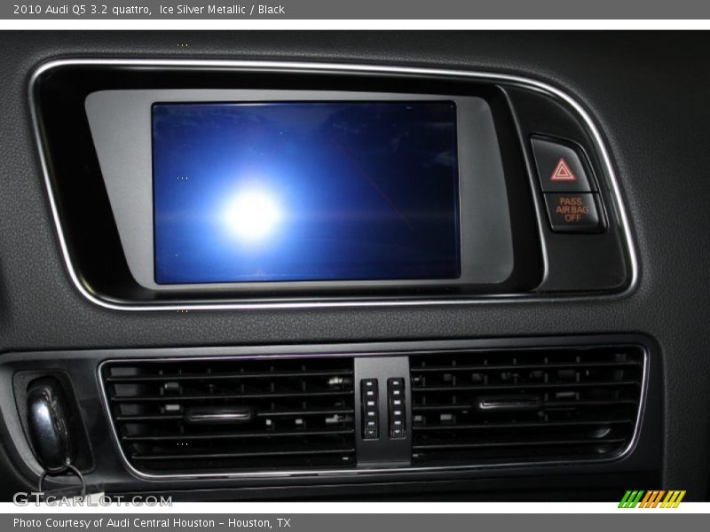 Ice Silver Metallic / Black 2010 Audi Q5 3.2 quattro