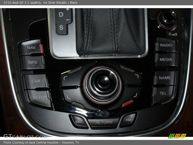 Ice Silver Metallic / Black 2010 Audi Q5 3.2 quattro