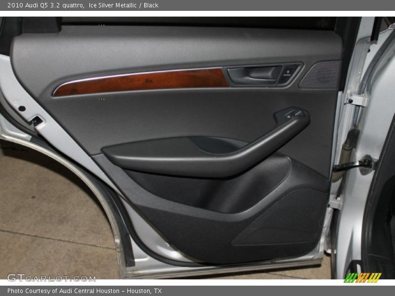 Ice Silver Metallic / Black 2010 Audi Q5 3.2 quattro
