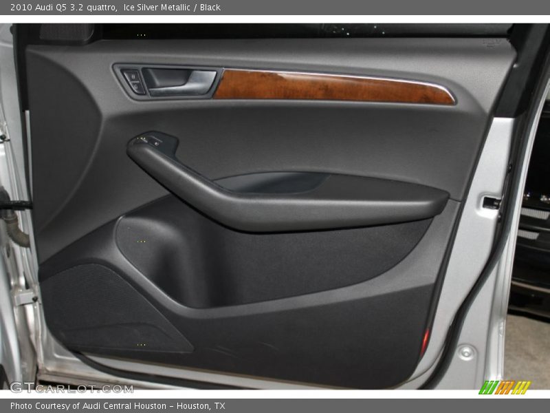 Ice Silver Metallic / Black 2010 Audi Q5 3.2 quattro