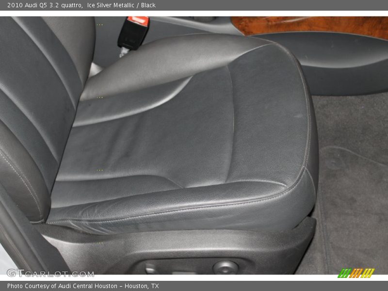 Ice Silver Metallic / Black 2010 Audi Q5 3.2 quattro