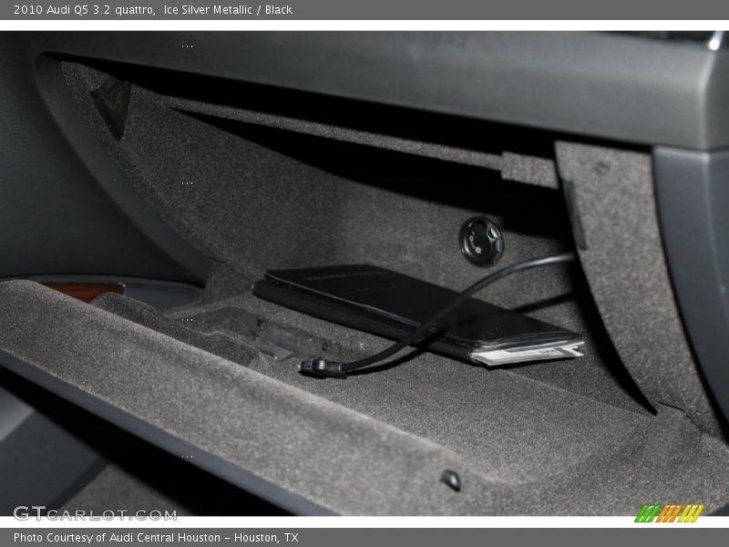Ice Silver Metallic / Black 2010 Audi Q5 3.2 quattro