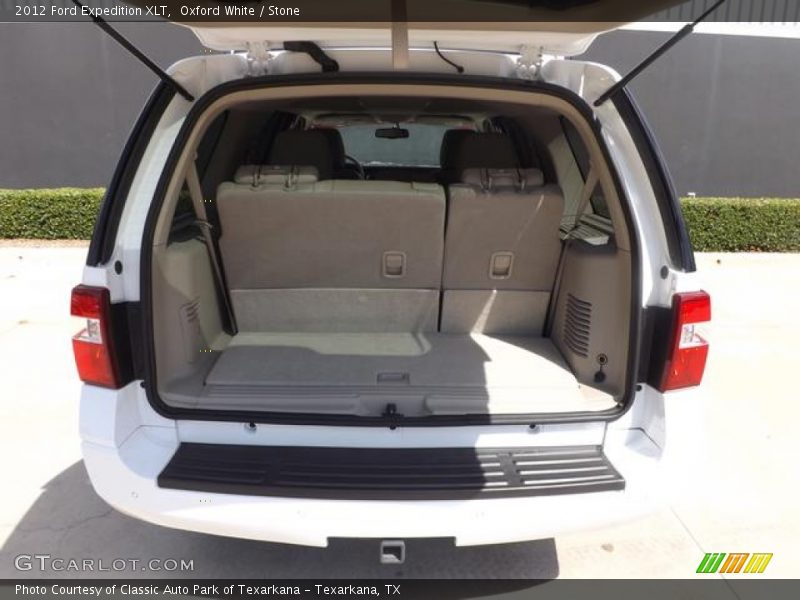 Oxford White / Stone 2012 Ford Expedition XLT