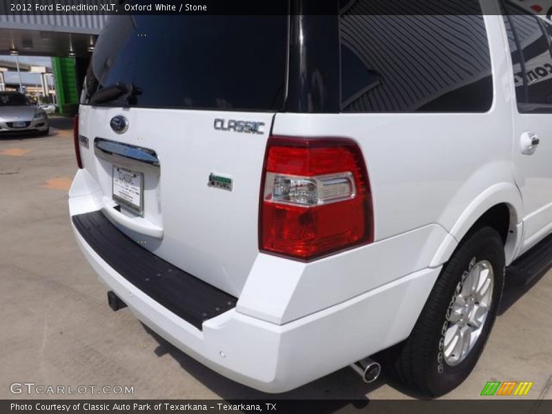 Oxford White / Stone 2012 Ford Expedition XLT