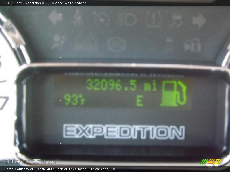 Oxford White / Stone 2012 Ford Expedition XLT
