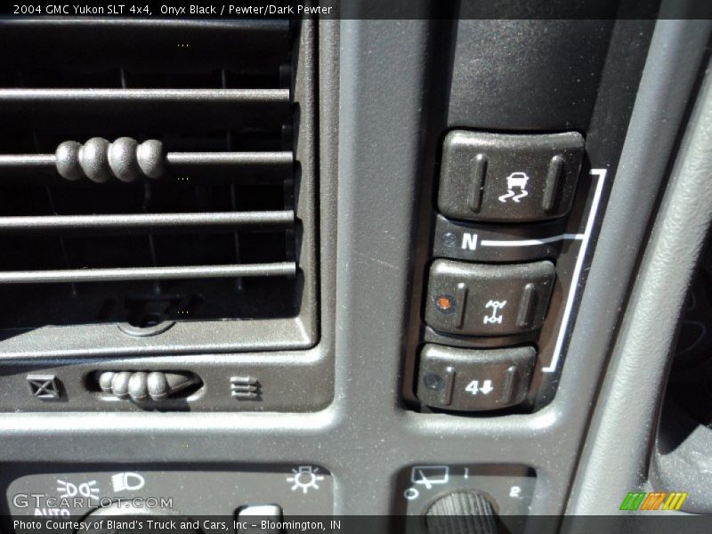 Onyx Black / Pewter/Dark Pewter 2004 GMC Yukon SLT 4x4