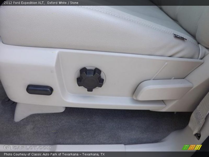 Oxford White / Stone 2012 Ford Expedition XLT