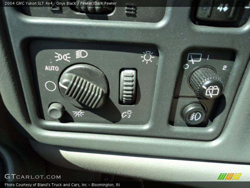 Onyx Black / Pewter/Dark Pewter 2004 GMC Yukon SLT 4x4