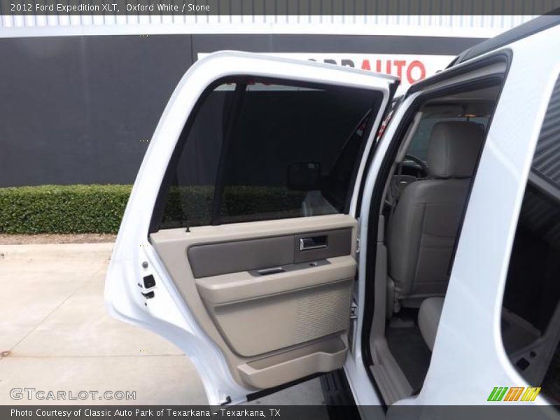 Oxford White / Stone 2012 Ford Expedition XLT