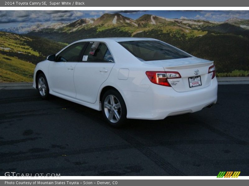 Super White / Black 2014 Toyota Camry SE